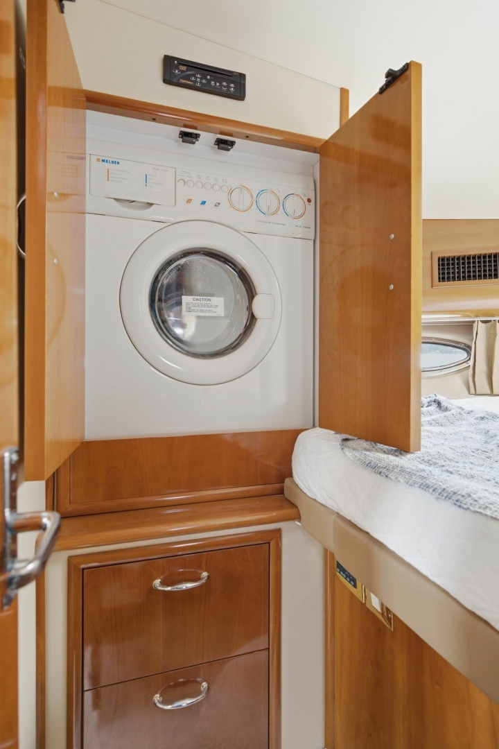 39ft Carver Yacht For Sale