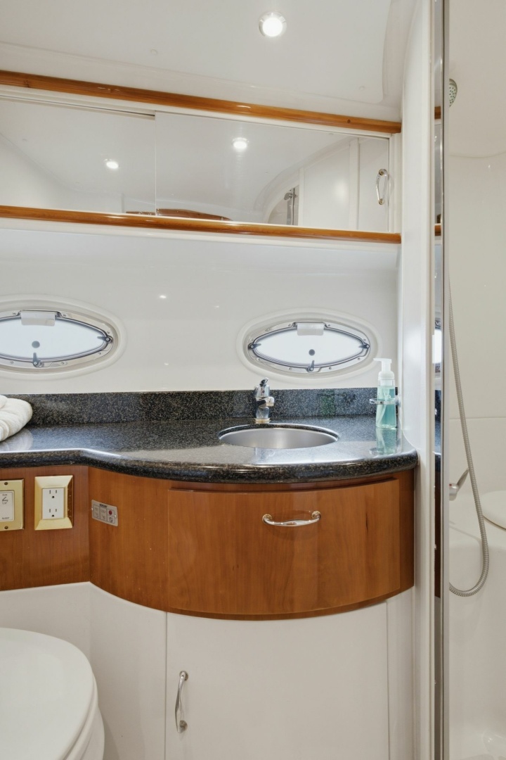 39ft Carver Yacht For Sale