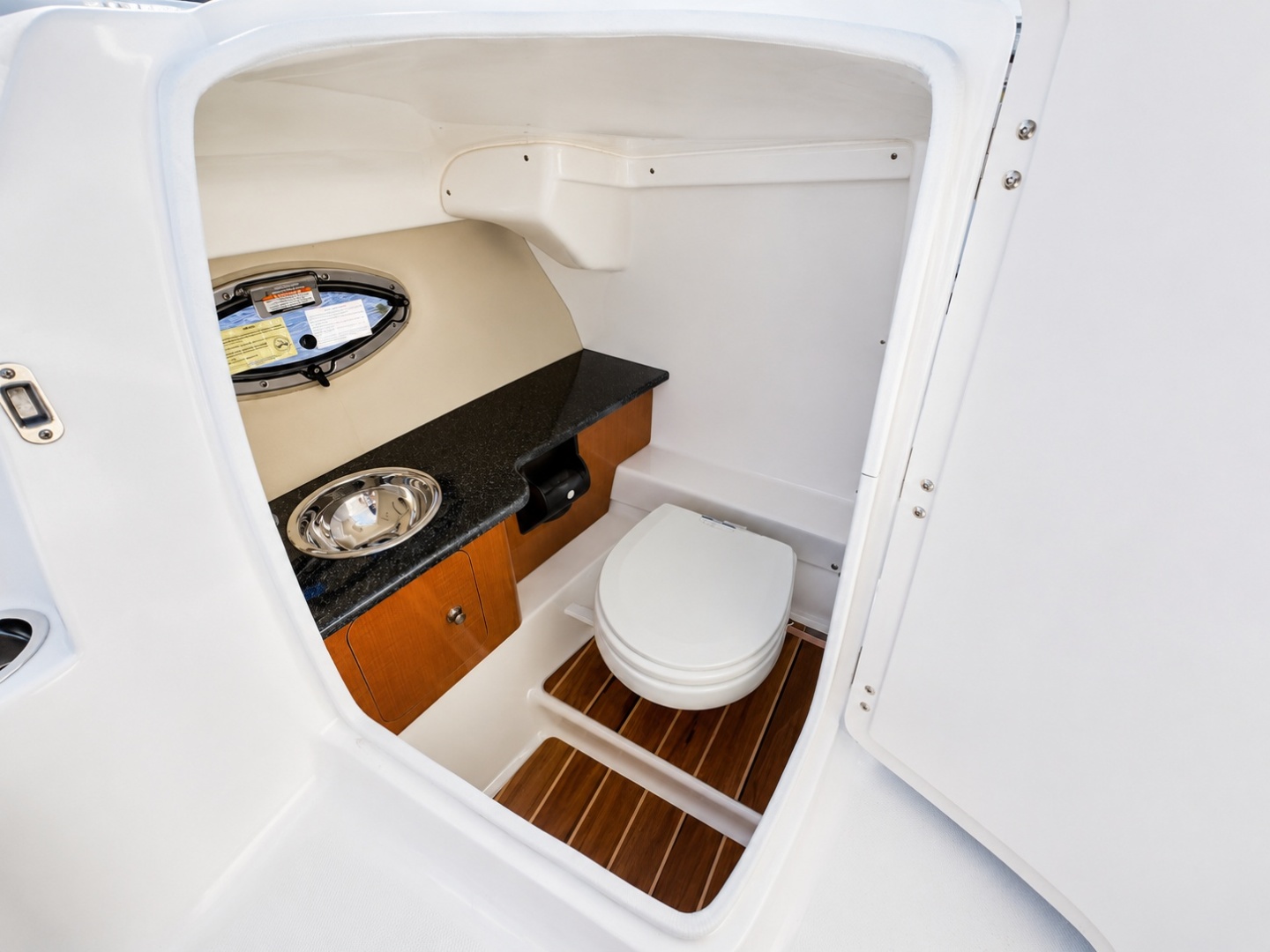 26ft Chaparral Yacht For Sale