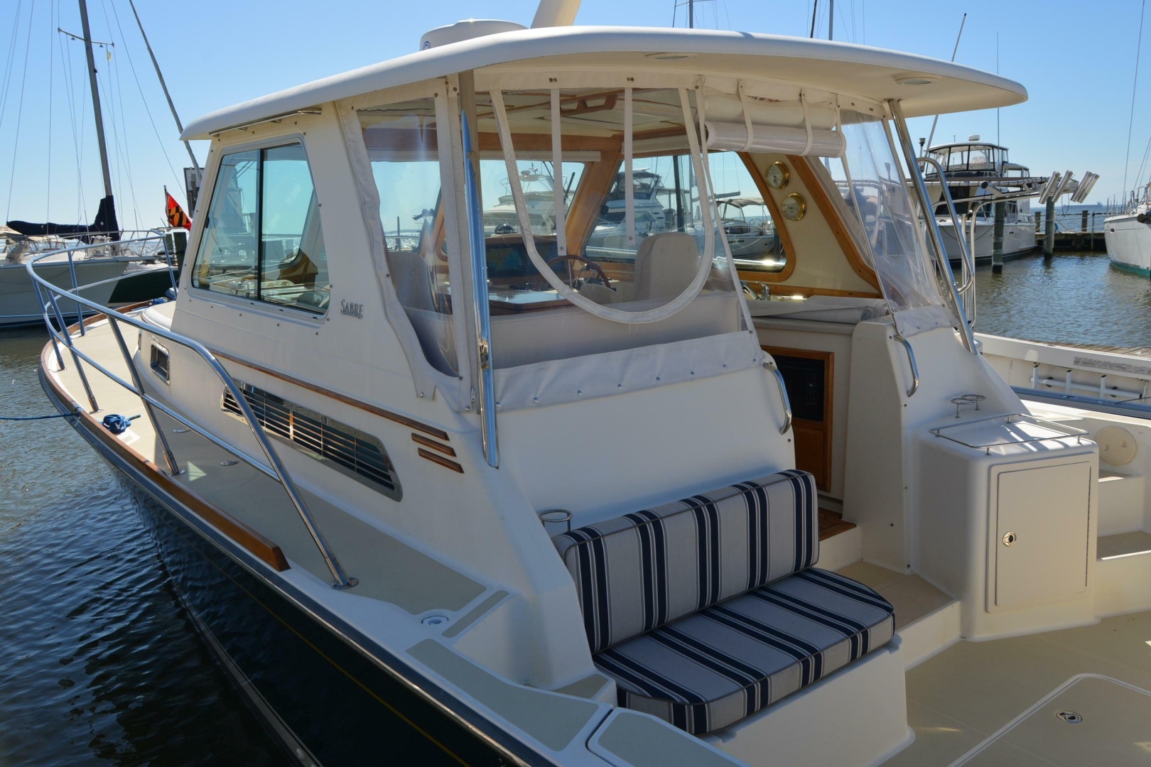 2009 Sabre 34 Express