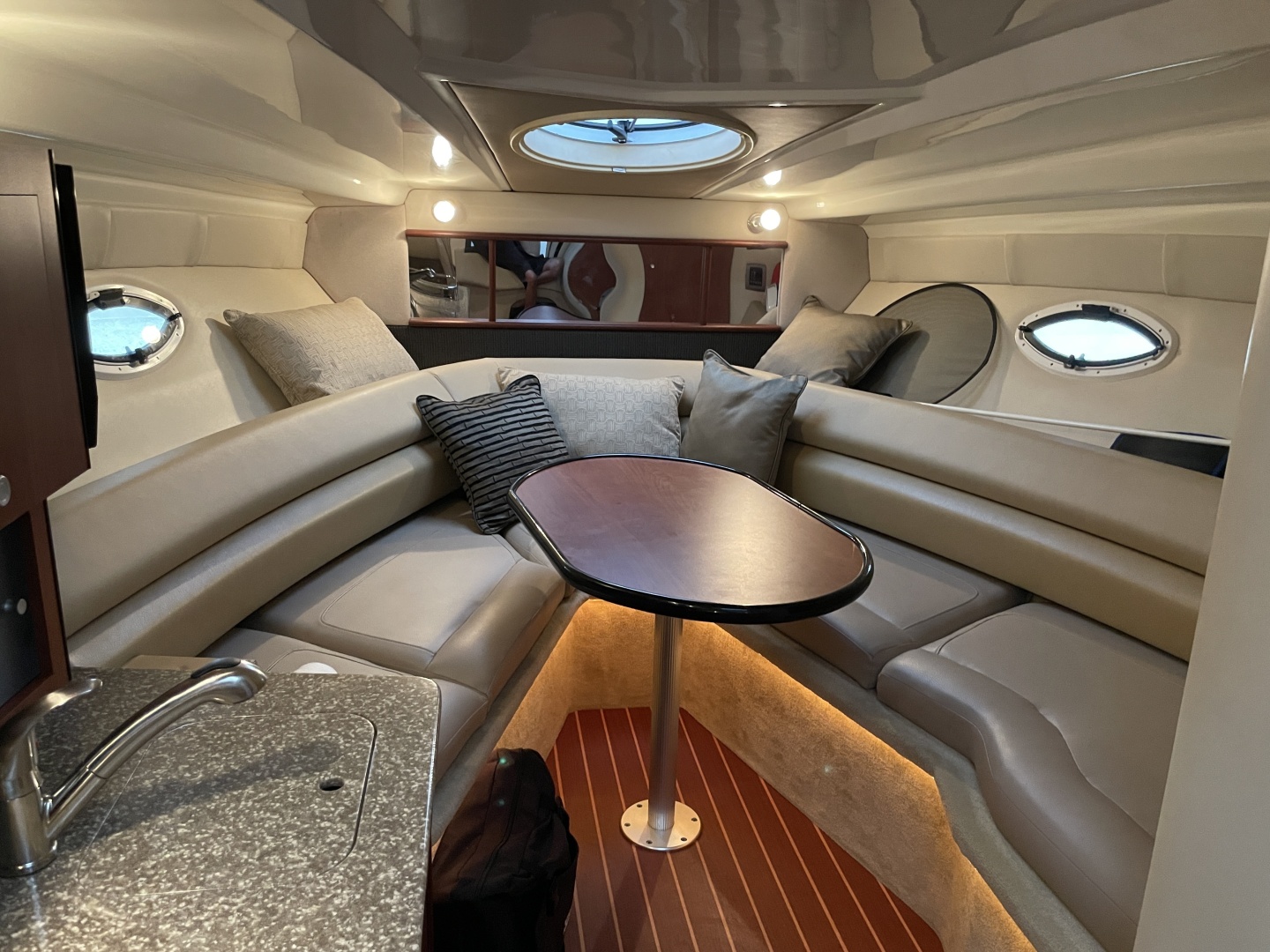 Trailer included 28ft Monterey Yacht For Sale