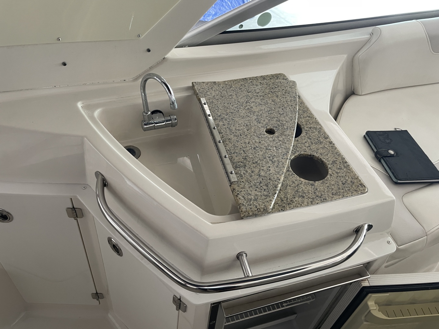 Trailer included 28ft Monterey Yacht For Sale