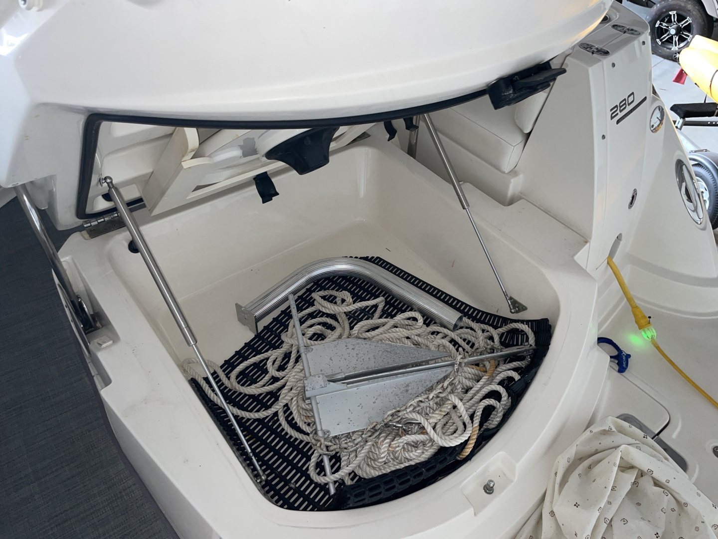 Trailer included 28ft Monterey Yacht For Sale