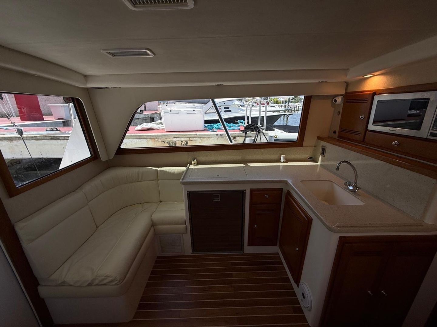2004 Cabo 35 Flybridge
