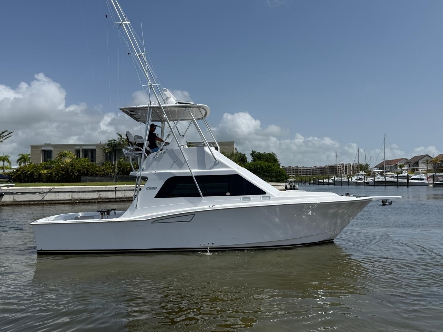 2004 Cabo 35 Flybridge