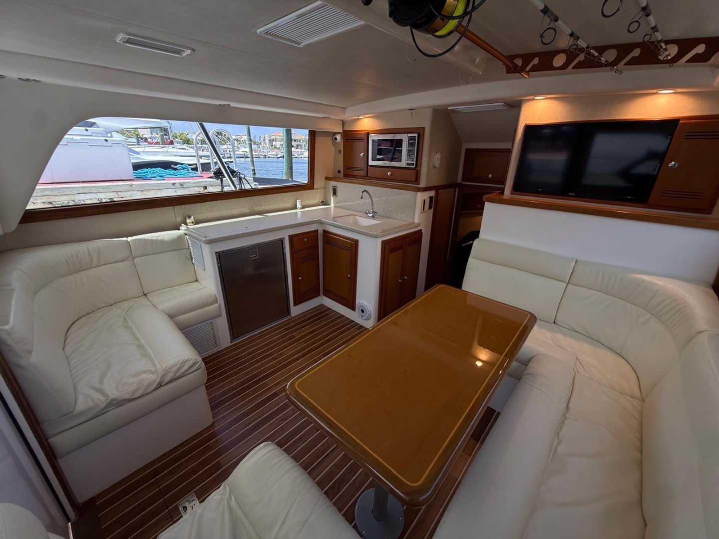 Cabo 35 Flybridge — La Polla - Photo 18