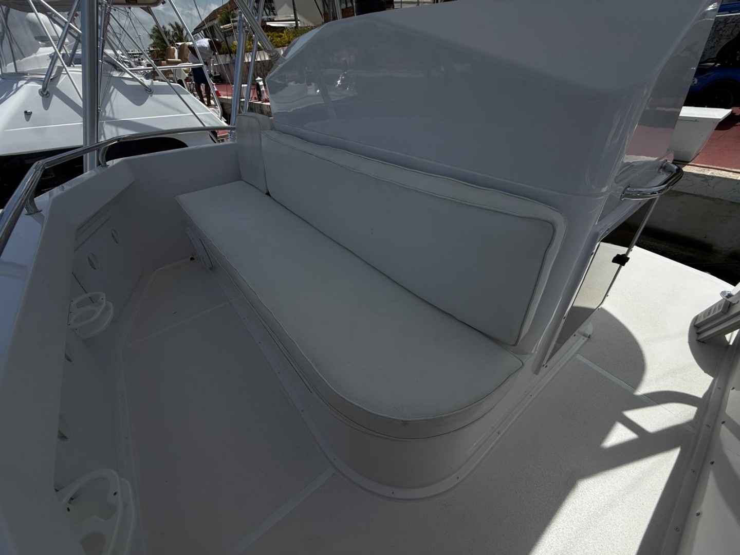2004 Cabo 35 Flybridge