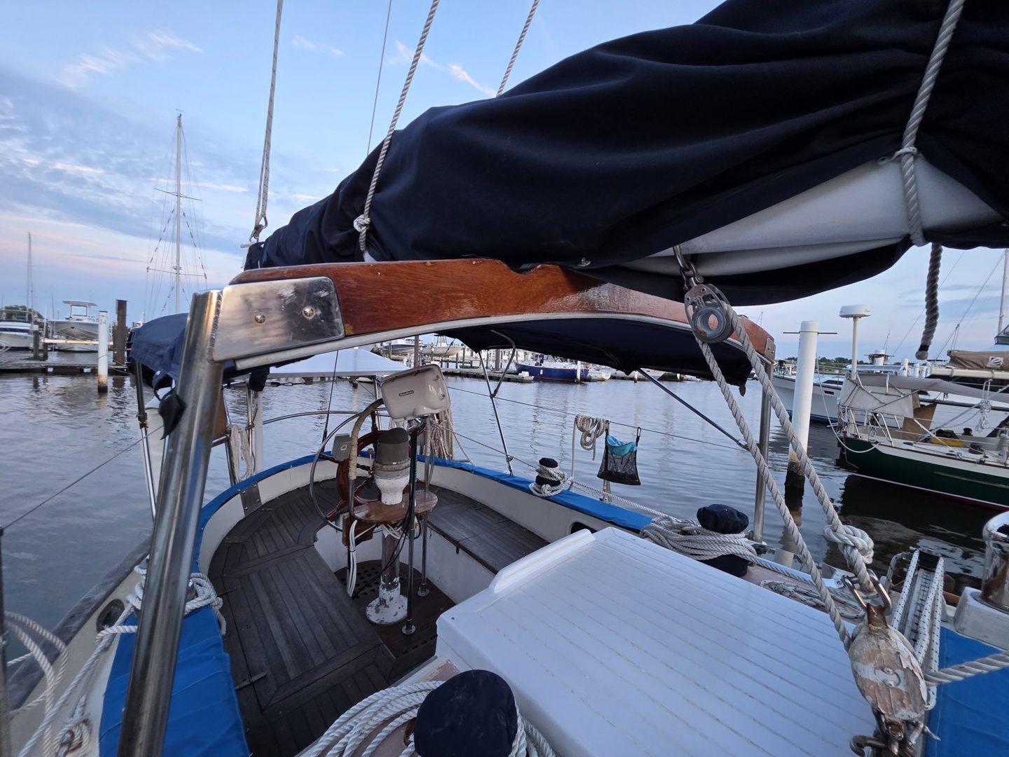 37ft Tayana Yacht For Sale