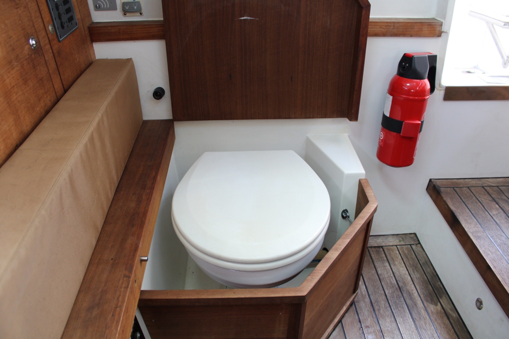 37ft Axopar Yacht For Sale