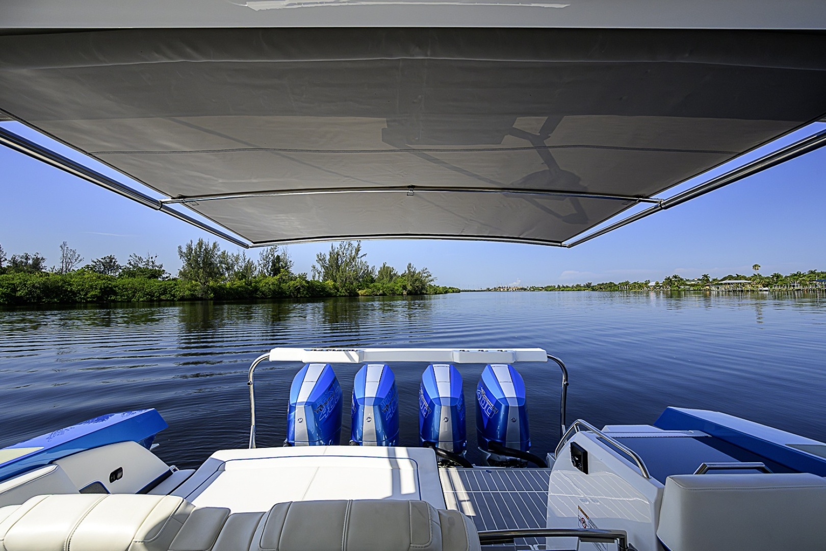 Formula 400 Super Sport Crossover Yacht For Sale