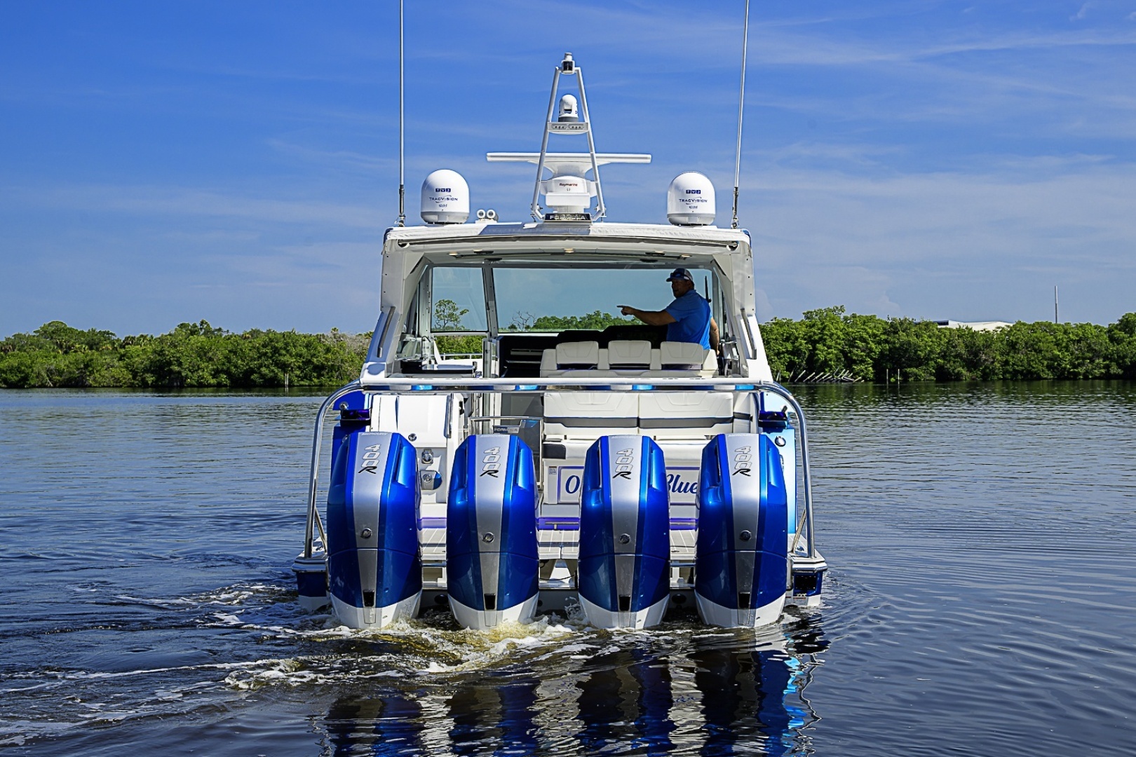 Formula 400 Super Sport Crossover Yacht For Sale