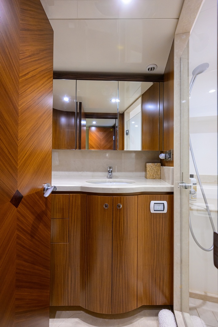 ESCAPE 72ft Ocean Alexander Yacht For Sale ESCAPE 72ft Ocean Alexander Yacht For Sale