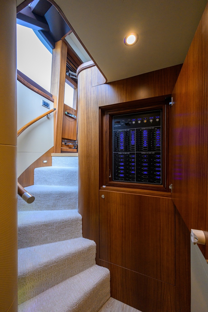 ESCAPE 72ft Ocean Alexander Yacht For Sale ESCAPE 72ft Ocean Alexander Yacht For Sale