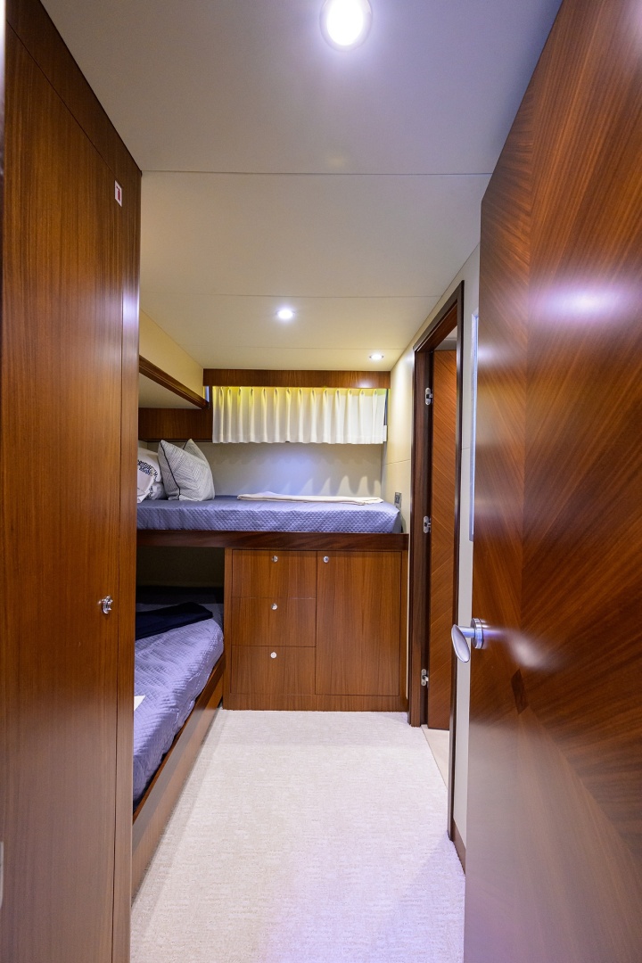 ESCAPE 72ft Ocean Alexander Yacht For Sale ESCAPE 72ft Ocean Alexander Yacht For Sale