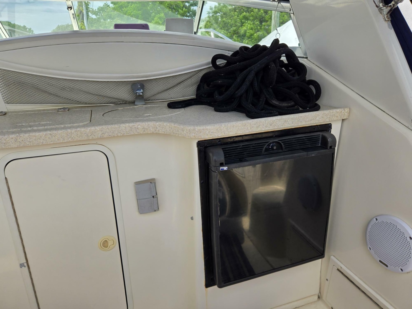 1999 Rinker 330 Fiesta Vee