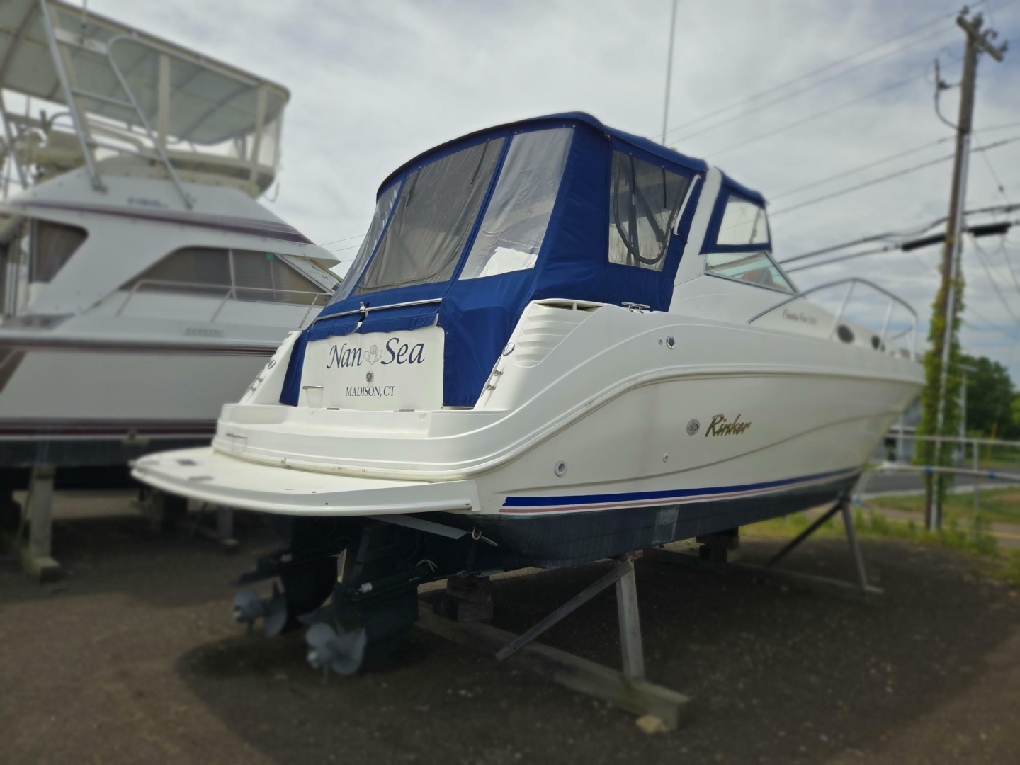 Rinker 330 Fiesta Vee — NAN SEA