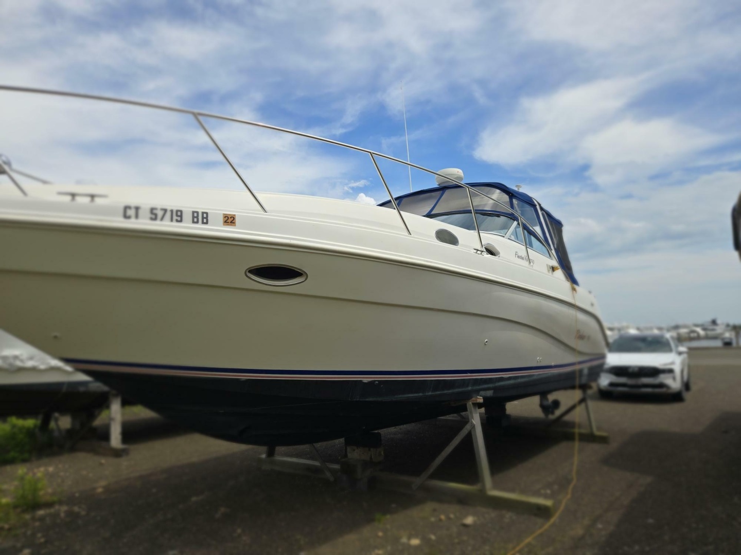 1999 Rinker 330 Fiesta Vee