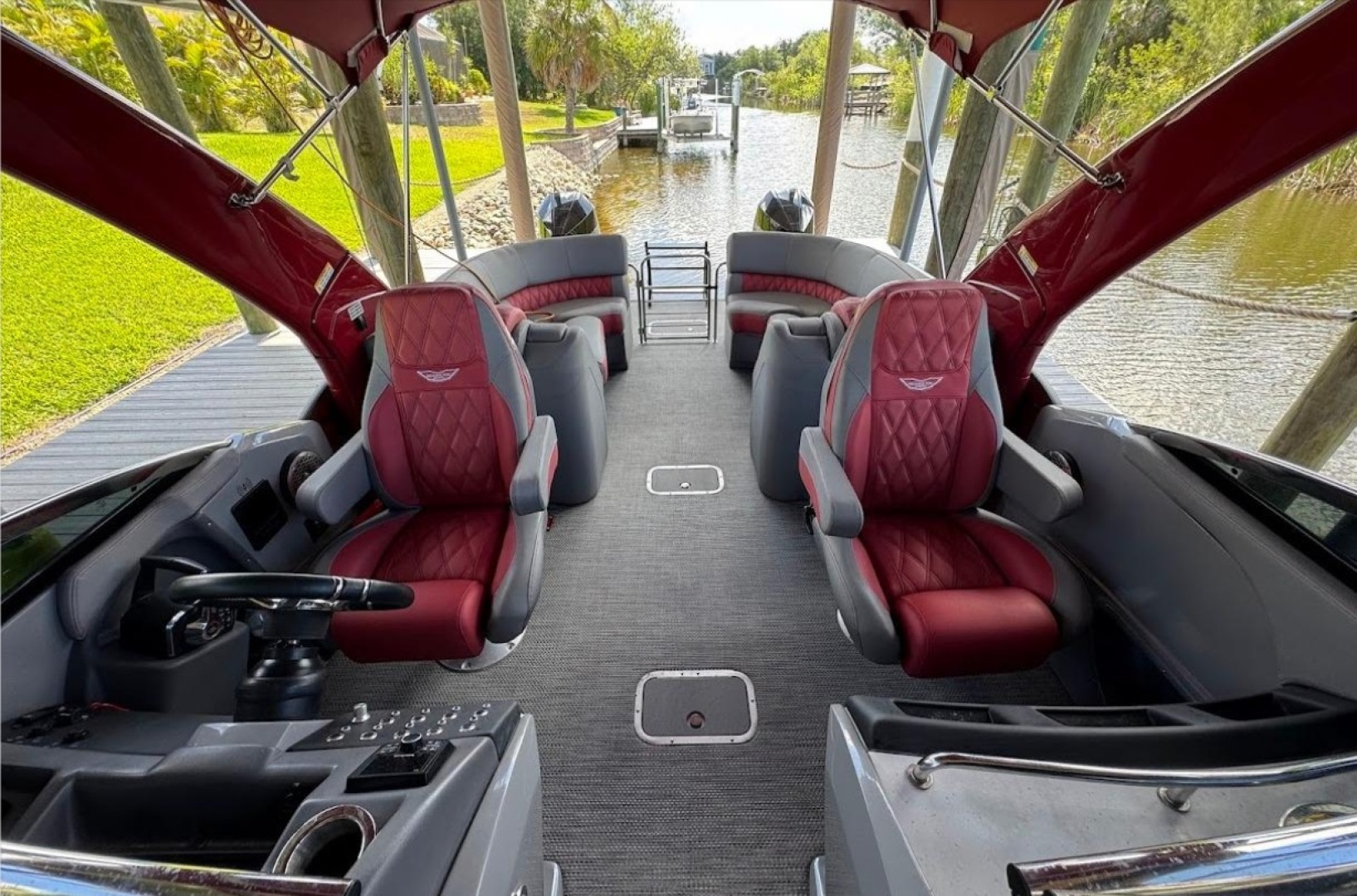 27ft Bennington Yacht For Sale