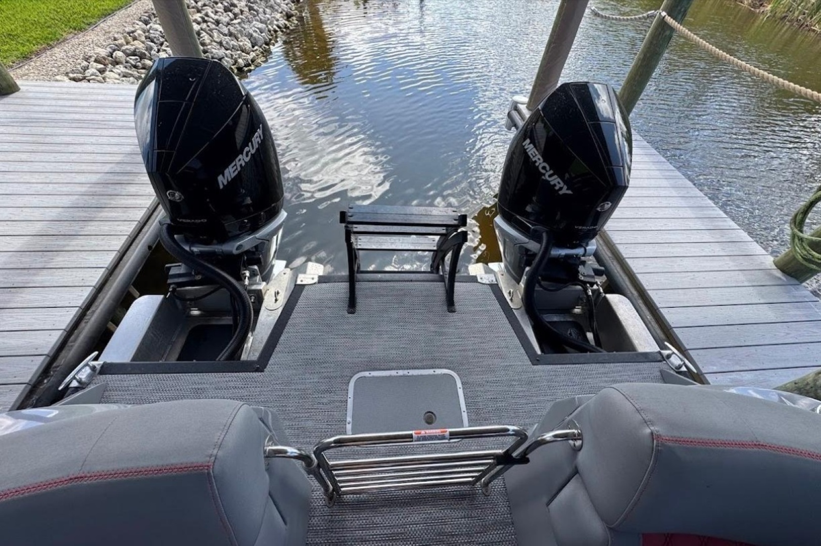 27ft Bennington Yacht For Sale
