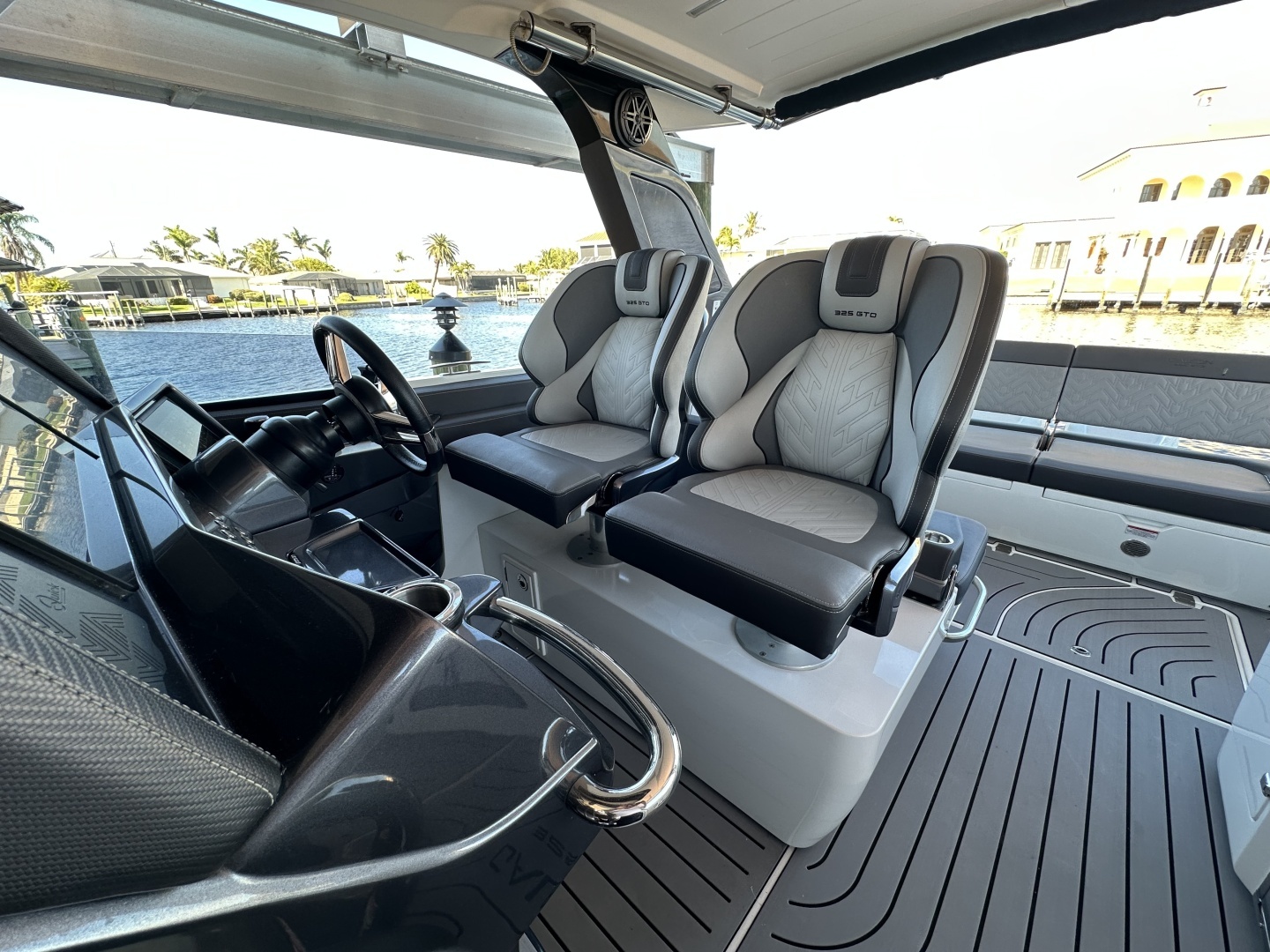 Galeon 325 GTO Yacht For Sale