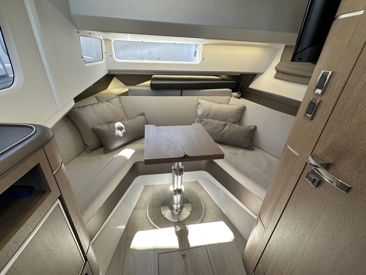 Galeon 325 GTO Yacht For Sale