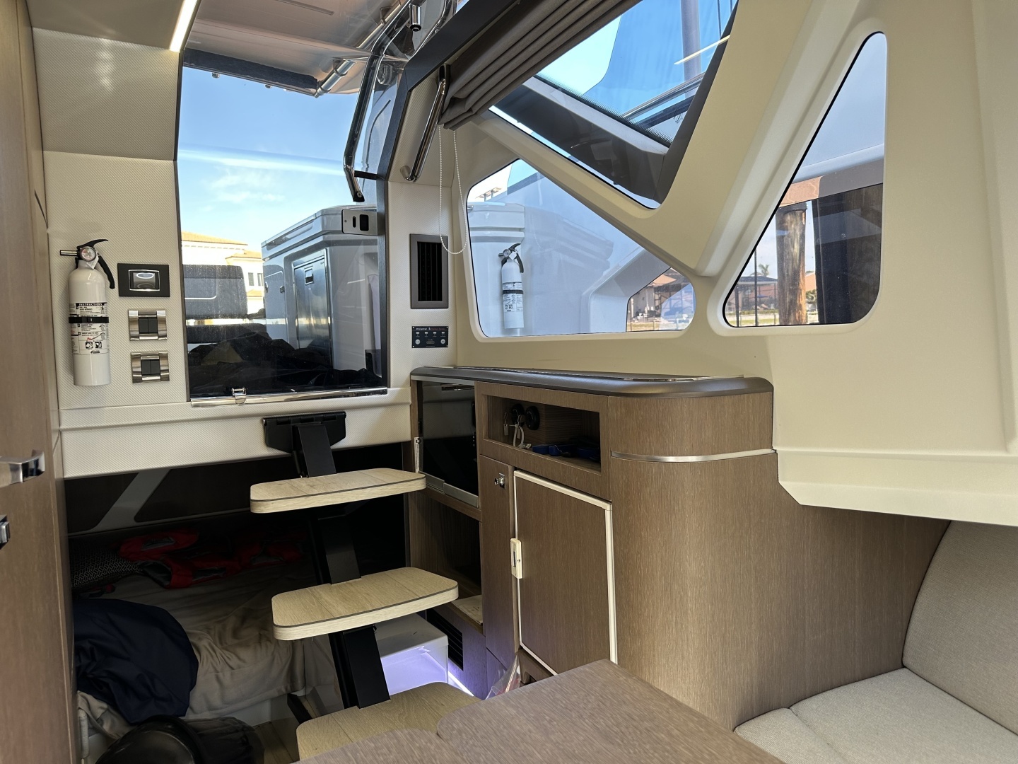 Galeon 325 GTO Yacht For Sale