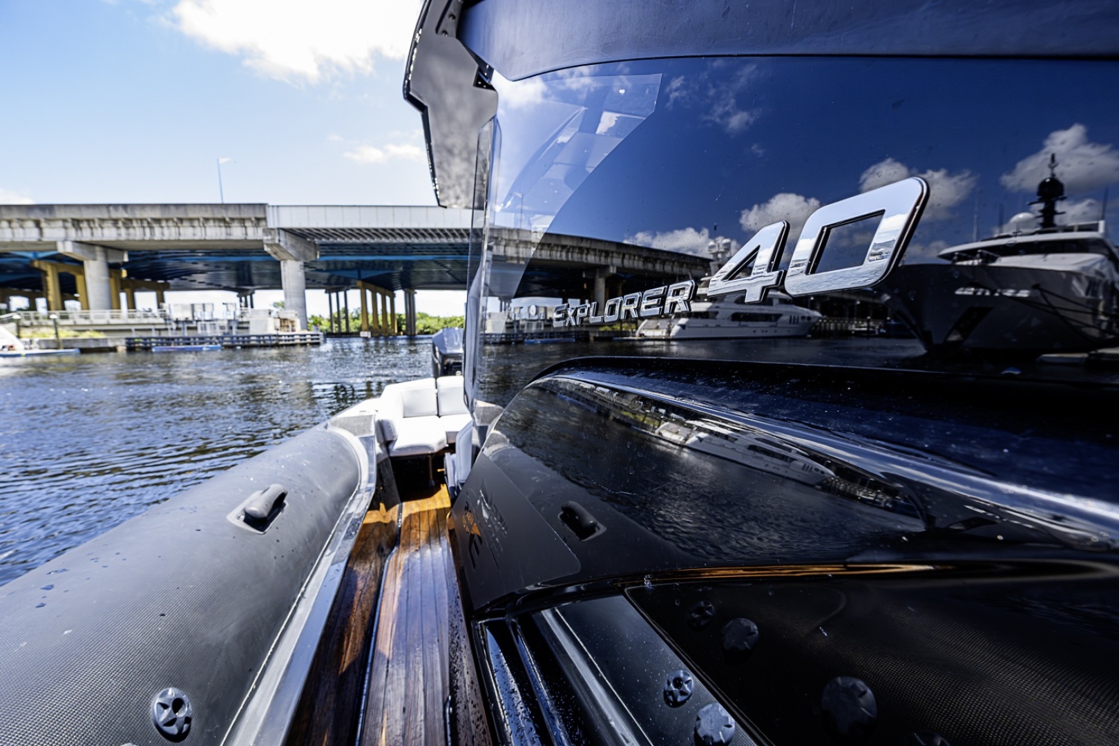 CHASING MOMENTS 40ft Technohull Yacht For Sale