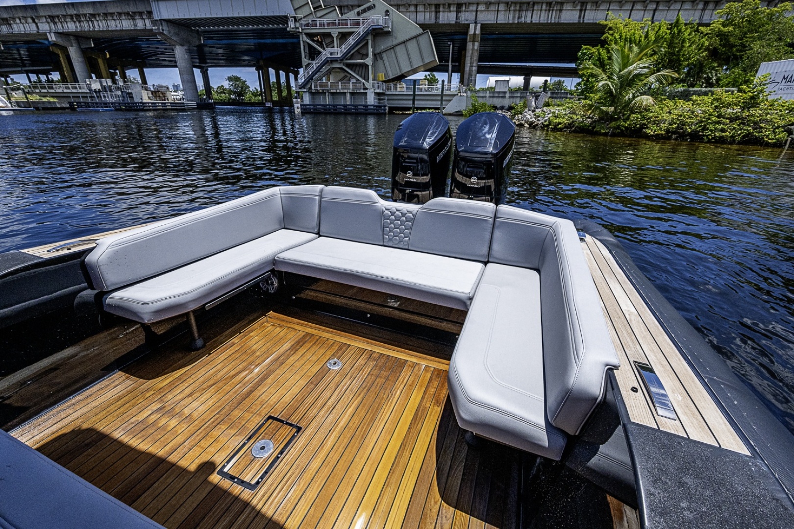 CHASING MOMENTS 40ft Technohull Yacht For Sale