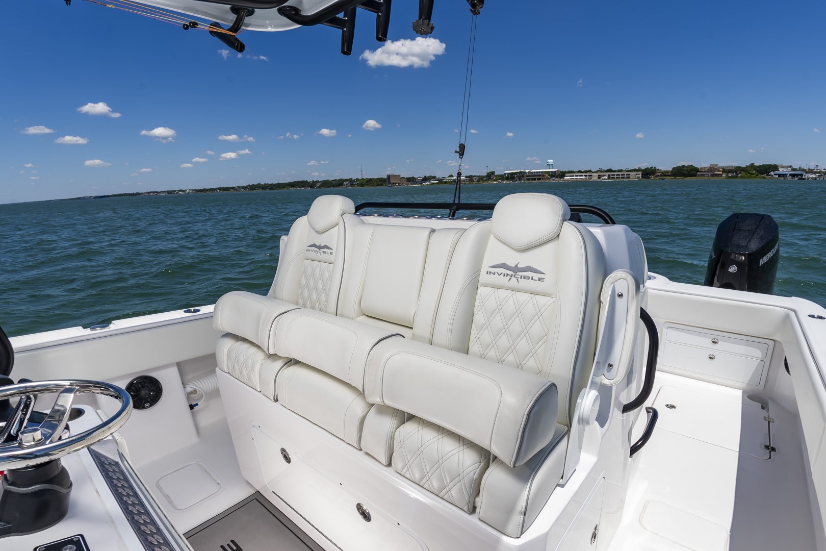 33ft Invincible Yacht For Sale