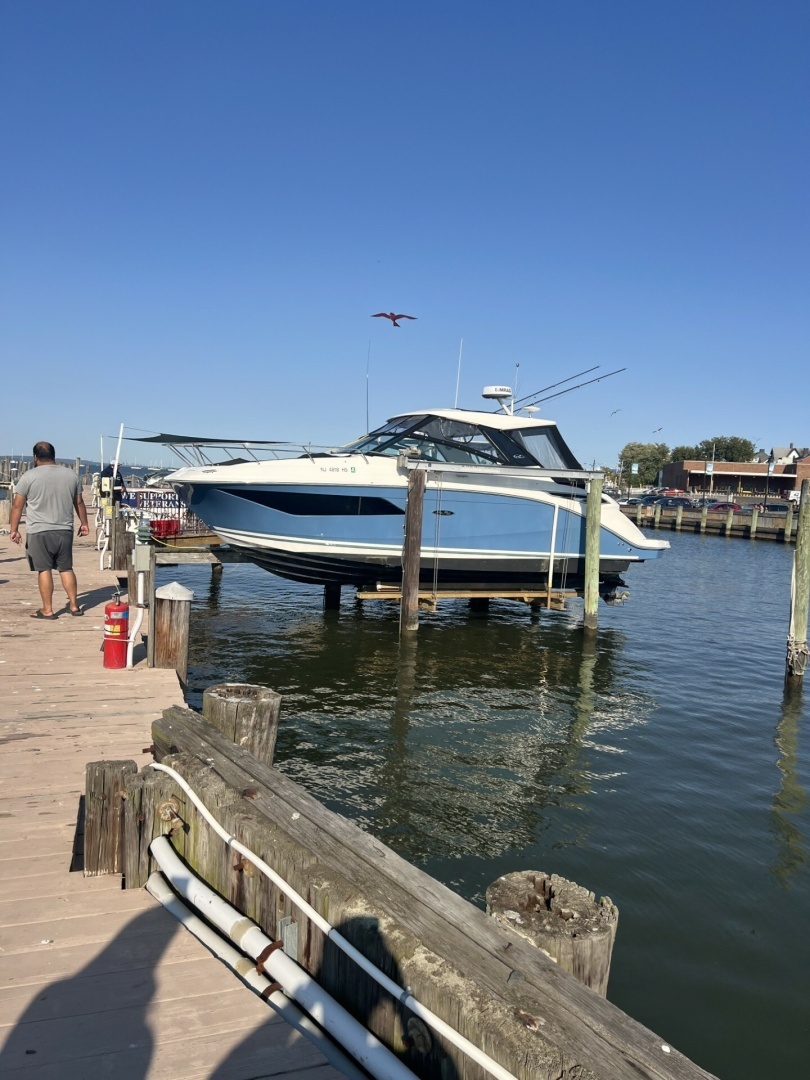 2023 Sea Ray Sundancer 320
