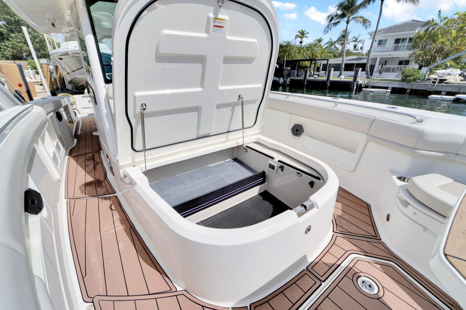 38ft Boston Whaler Yacht For Sale