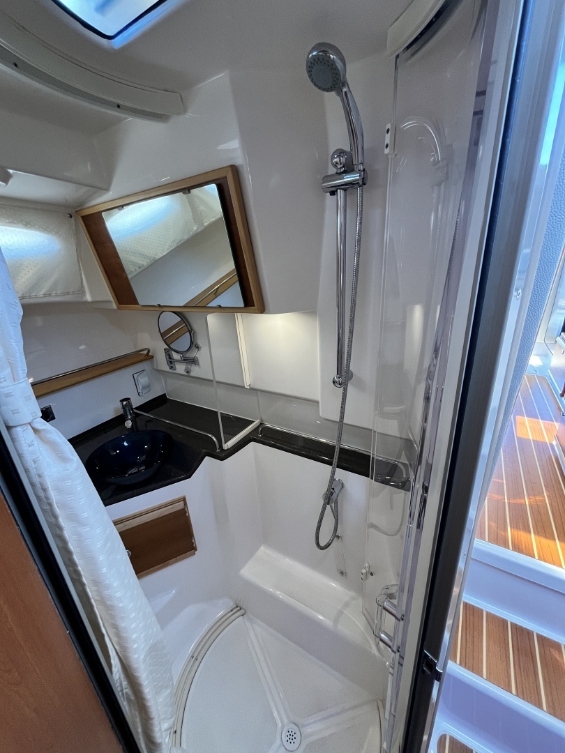 Cutwater 32 Coupe Yacht For Sale