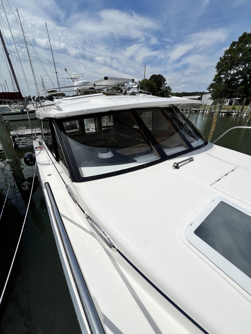 32ft Cutwater Yacht For Sale