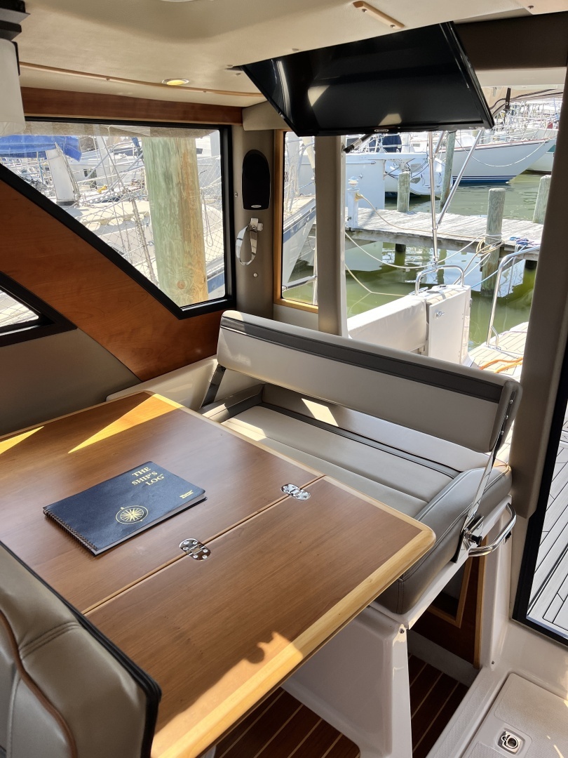 Cutwater 32 Coupe Yacht For Sale