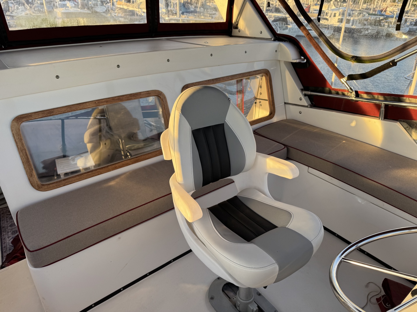 1987 President 37 Sundeck