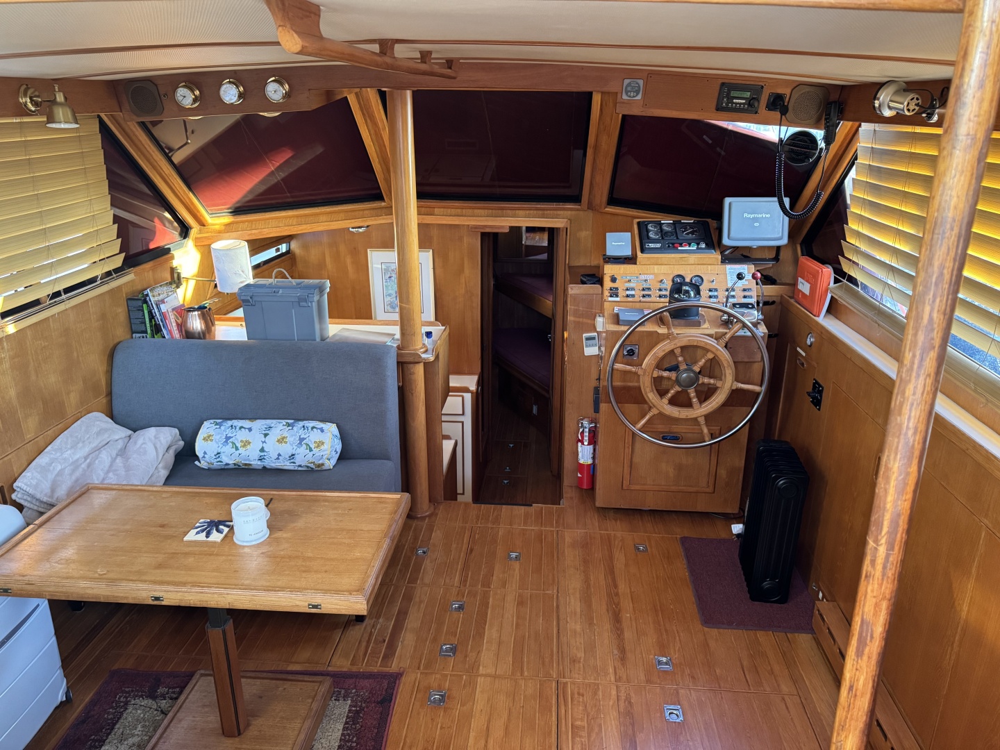1987 President 37 Sundeck