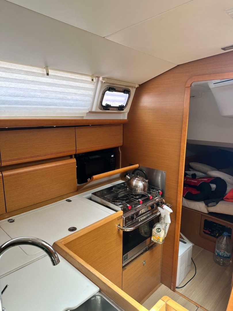 40ft Jeanneau Yacht For Sale