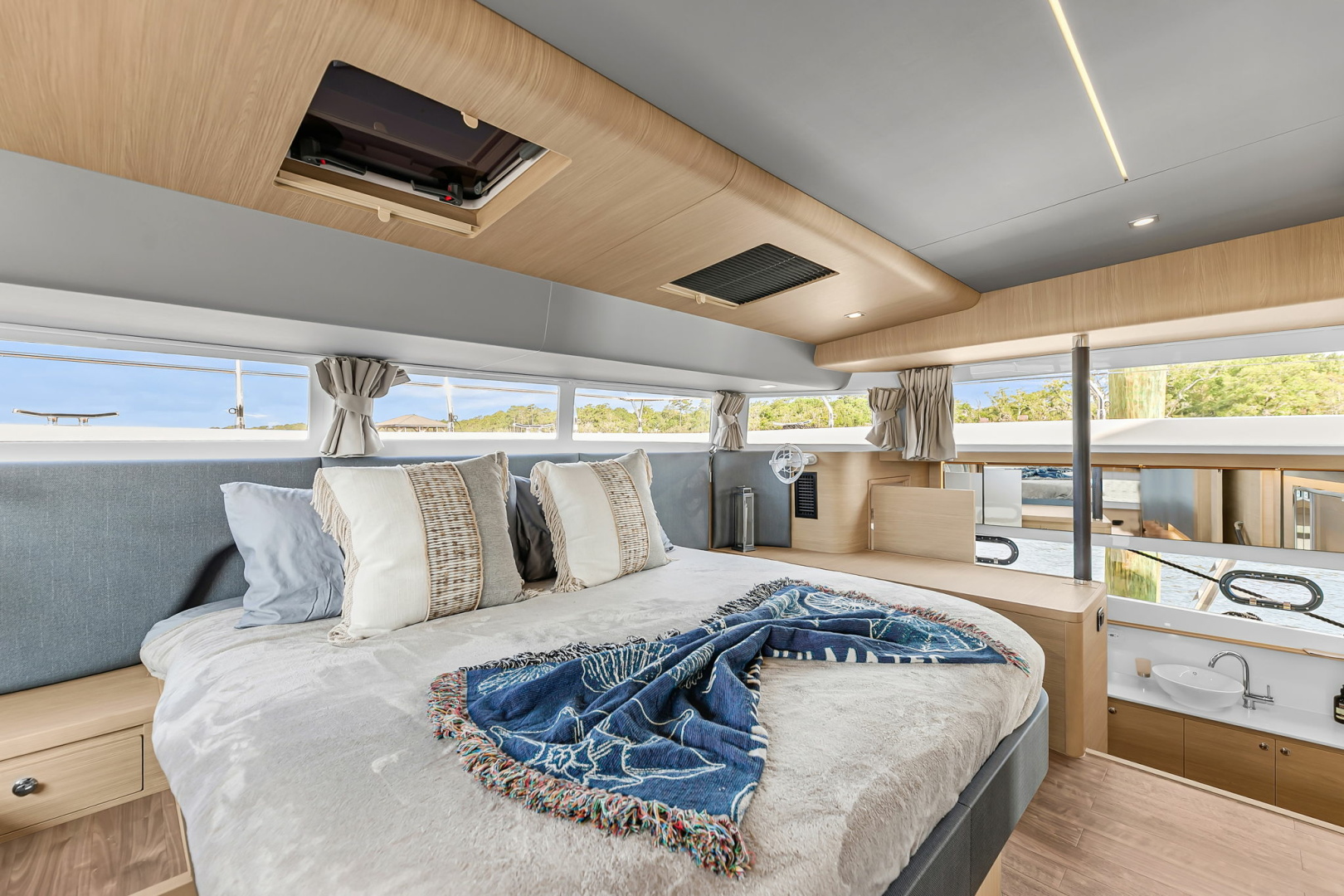 54ft Aquila Yacht For Sale 54ft Aquila Yacht For Sale