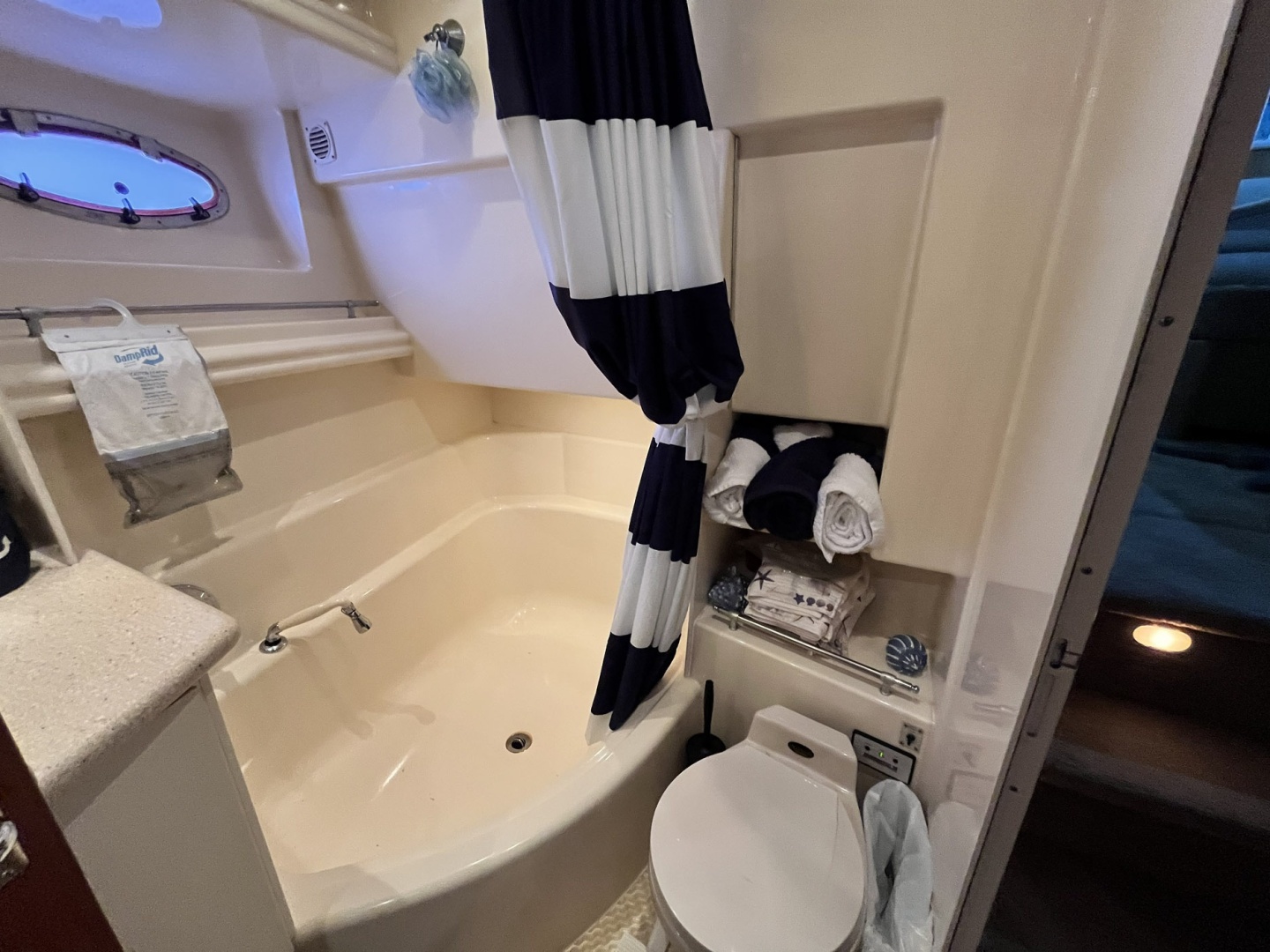 50ft Carver Yacht For Sale