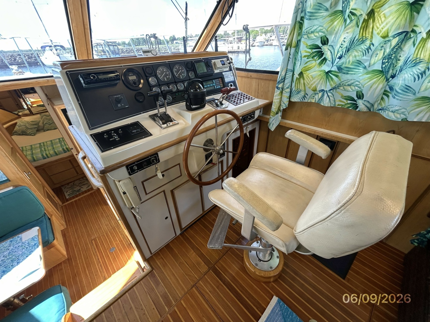 44' High Tech lower helm1