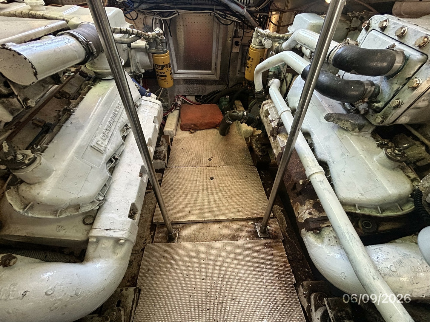 44' High Tech engine room forward