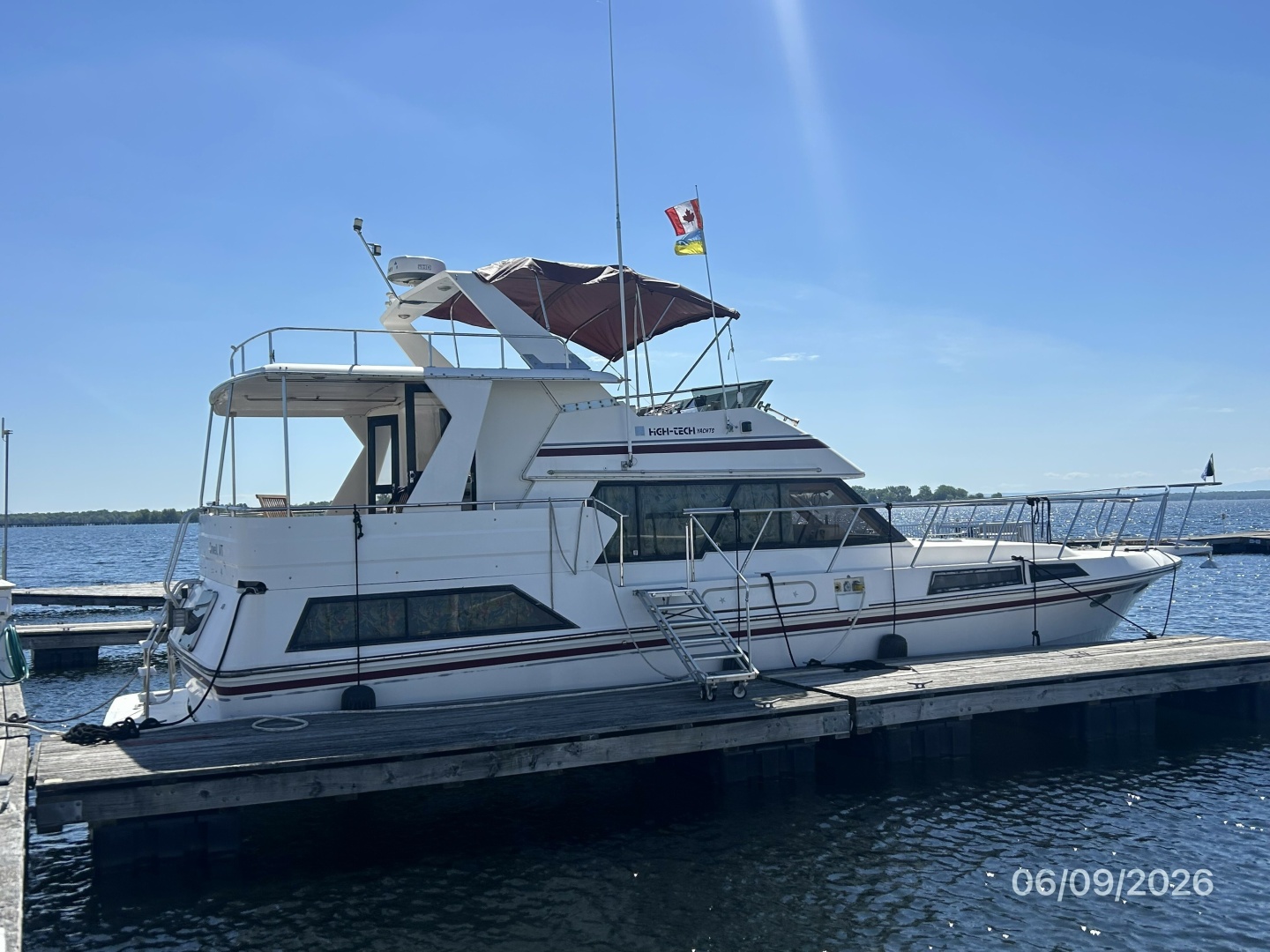 44' High Tech starboard profile