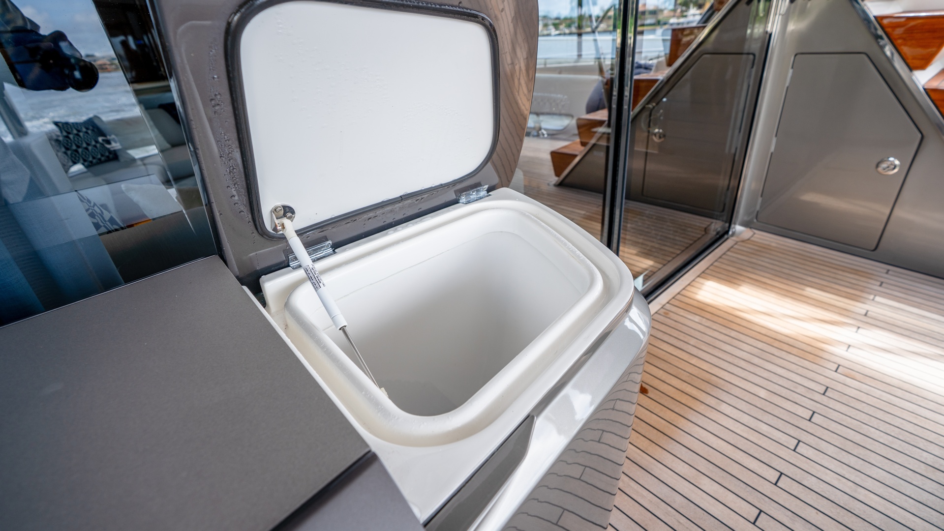 Lady M  85ft Princess Yacht For Sale