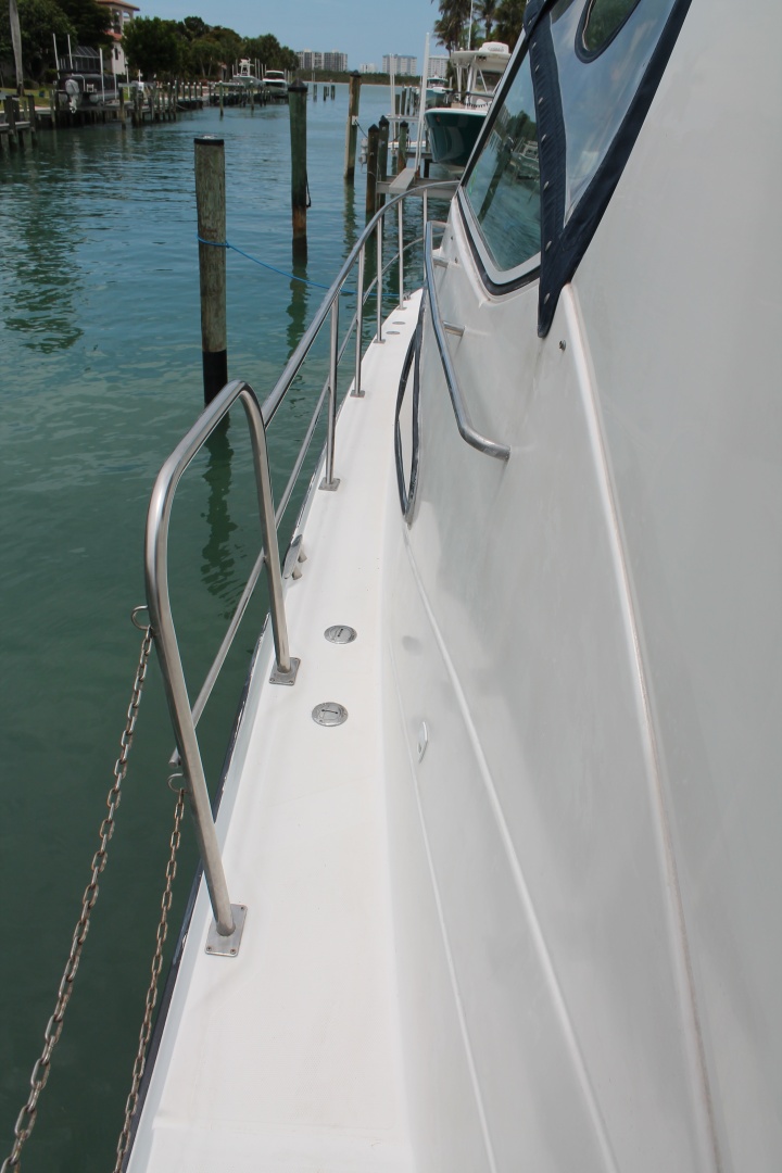 41ft Cruisers Yachts Yacht For Sale