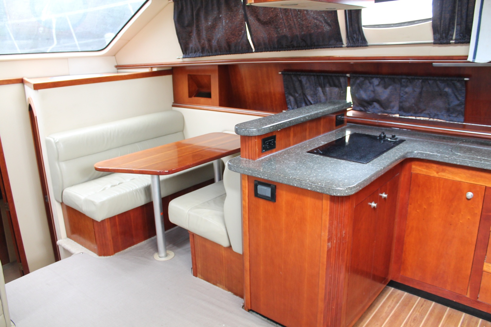 41ft Cruisers Yachts Yacht For Sale