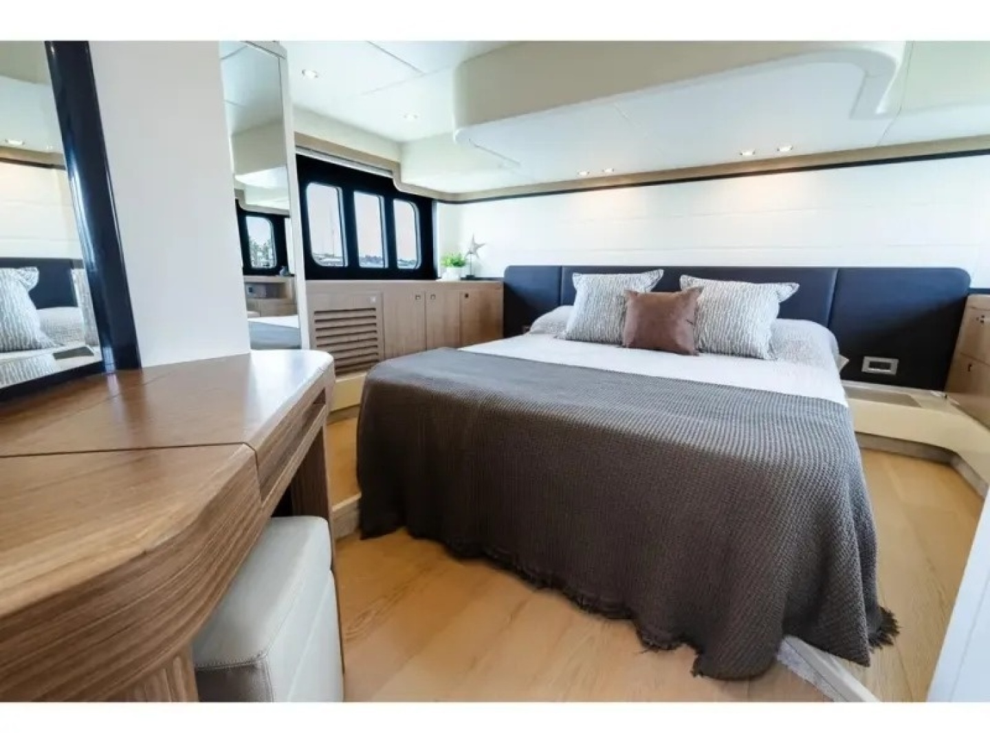 2017 Absolute 50 FLY 50ft Absolute Yacht For Sale 2017 Absolute 50 FLY 50ft Absolute Yacht For Sale