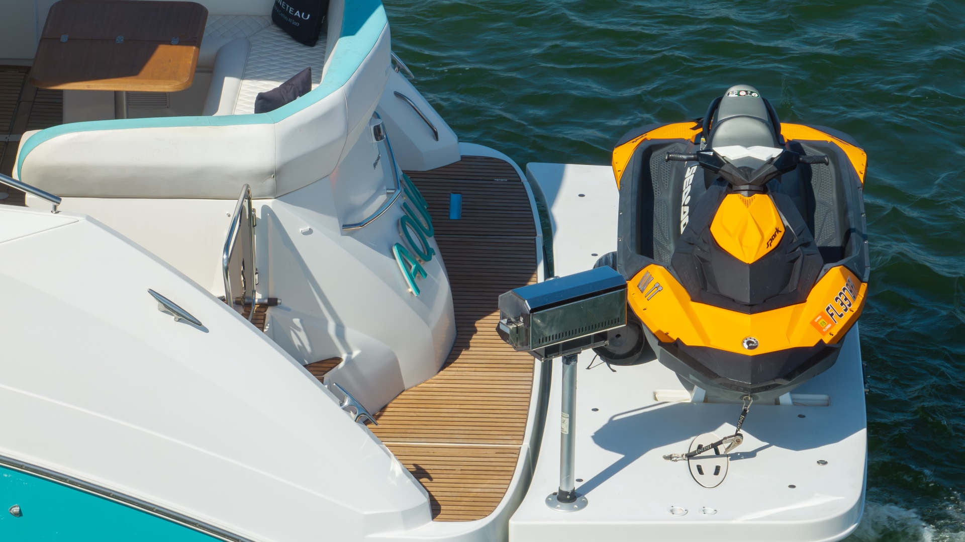 AQUA 47ft Beneteau Yacht For Sale