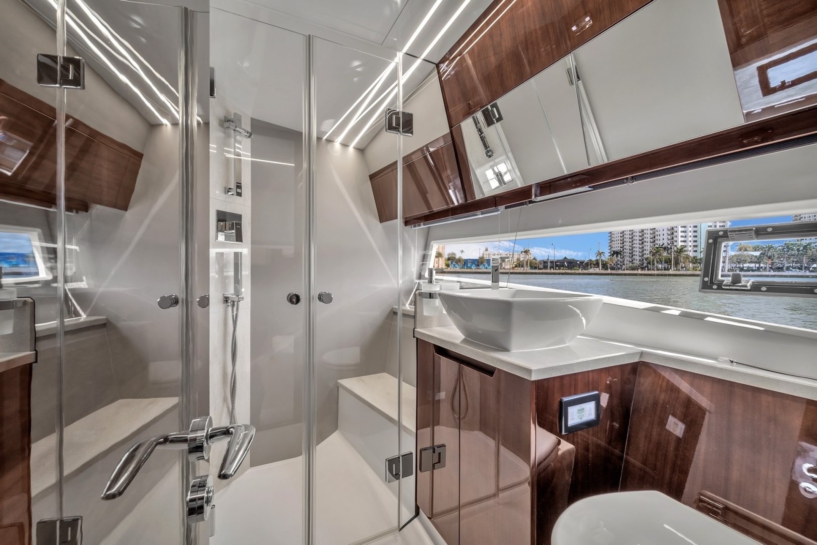 Galeon 425 HTS - Photo 40