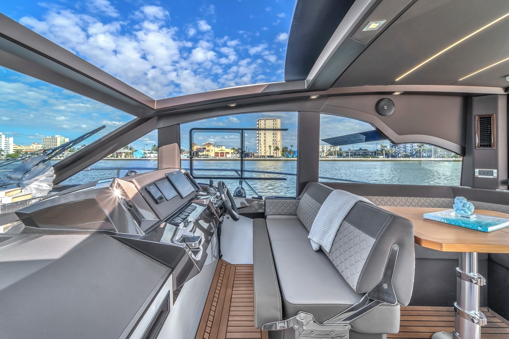 Galeon 425 HTS - Photo 22