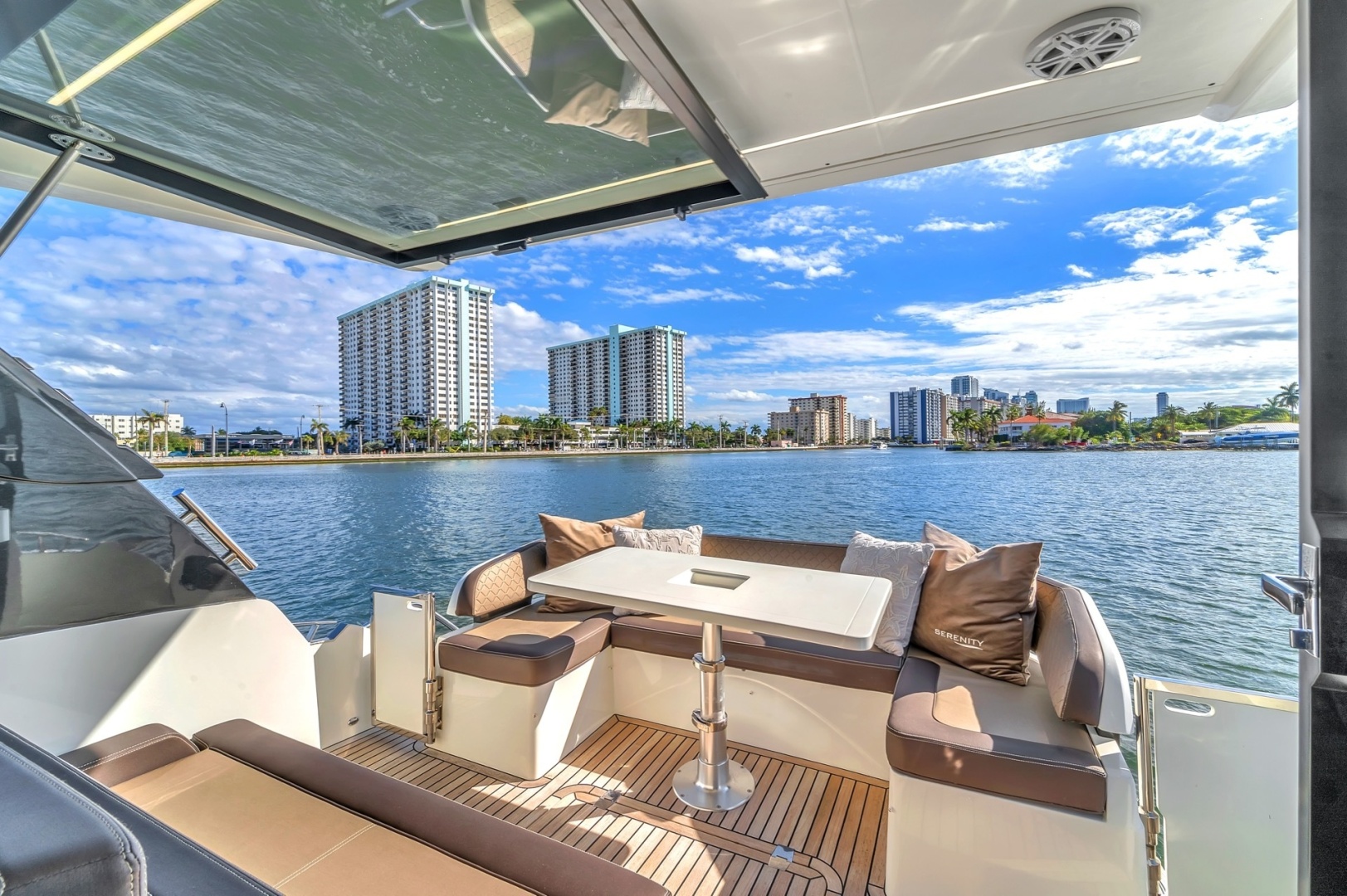 Galeon 425 HTS - Photo 12